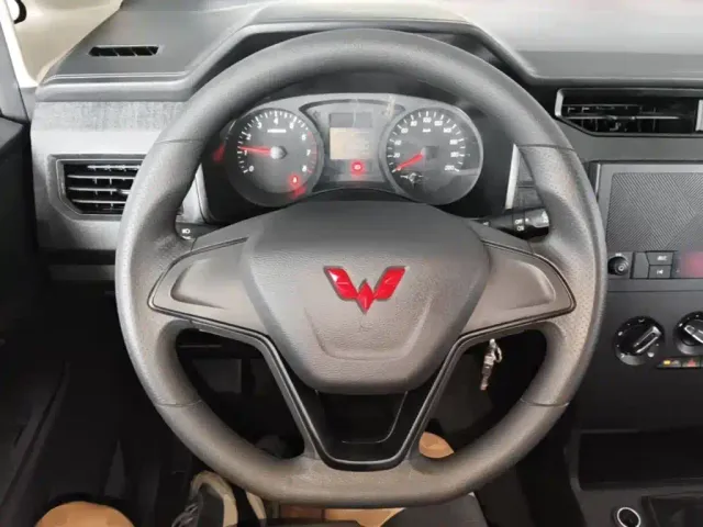 Wuling Hongguang Plus — Фото автомобиля 10