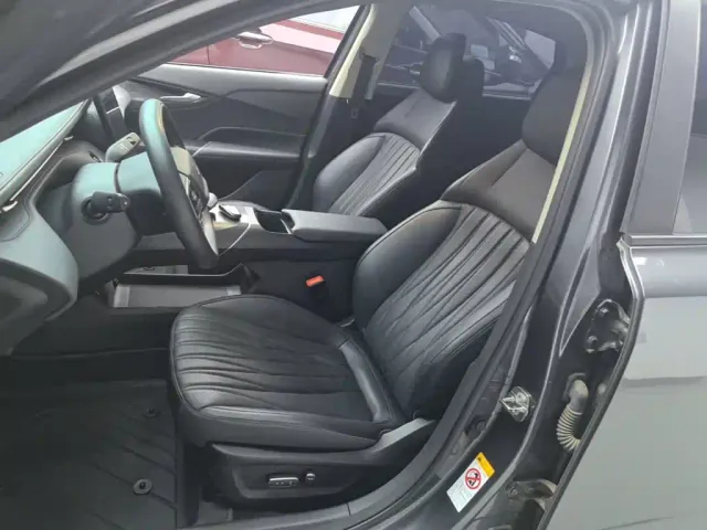 Changan Qiyuan A05 — Фото автомобиля 14