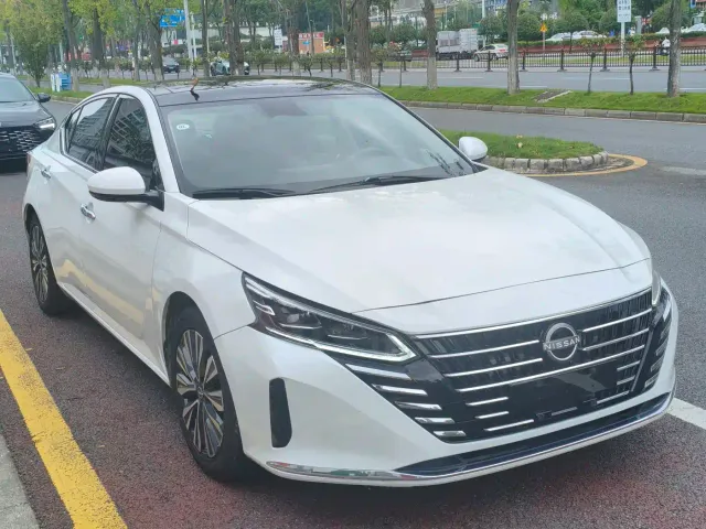 Nissan Teana — Фото автомобиля 3