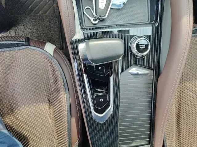 Geely Xingyue L — Фото автомобиля 10