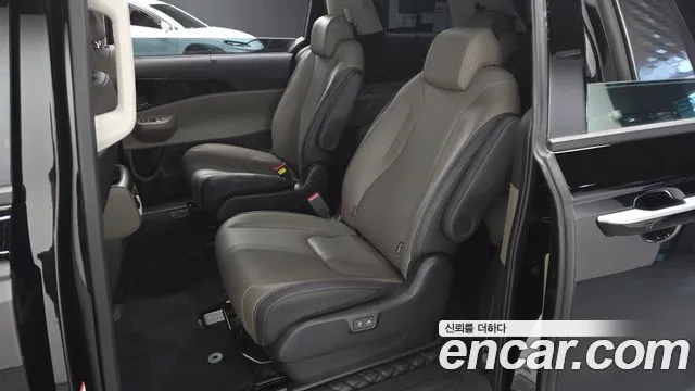 Kia Carnival 4th Gen — Фото автомобиля 18