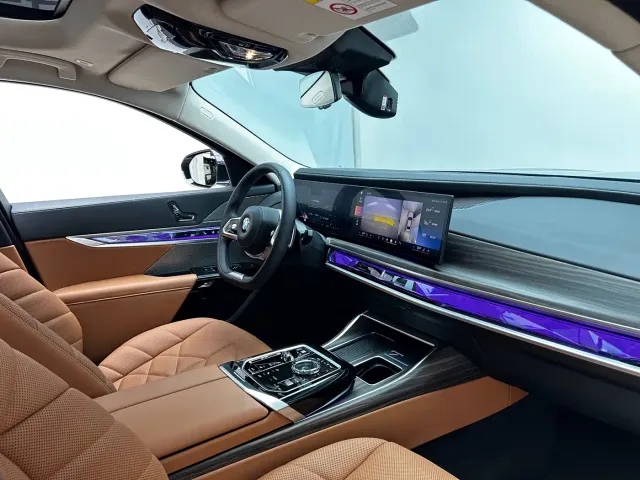 BMW 7 Series — Фото автомобиля 22