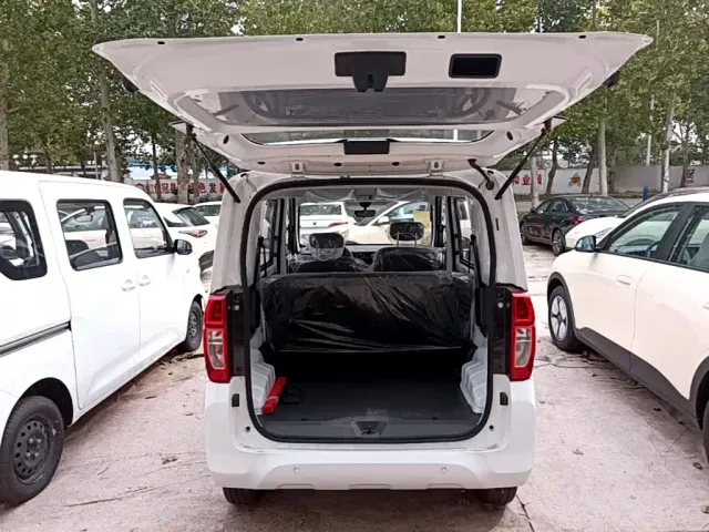 Wuling Zhiguang NEV — Фото автомобиля 18