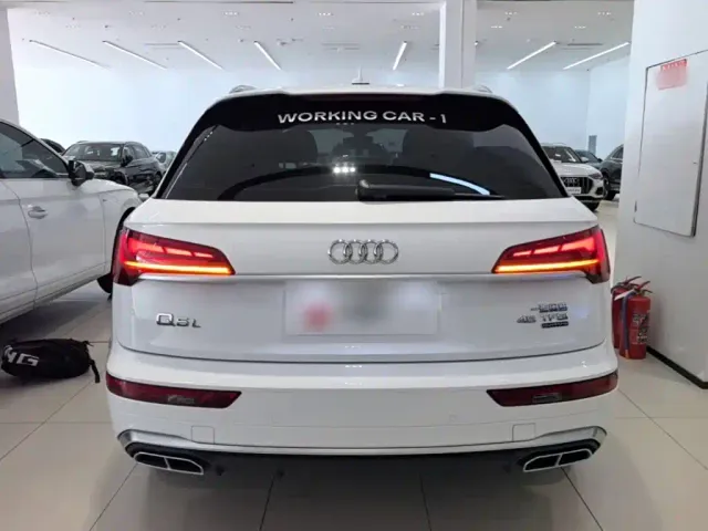 Audi Q5L — Фото автомобиля 5