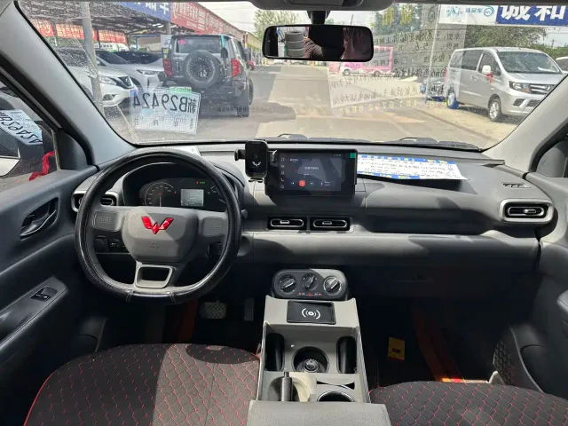 Wuling Hongguang — Фото автомобиля 5