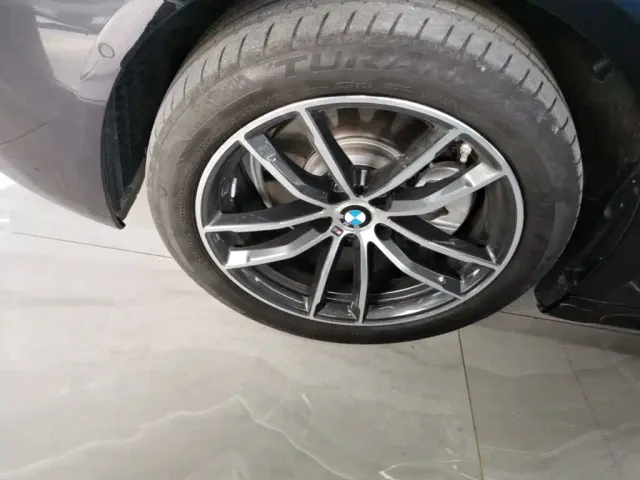BMW 5 Series — Фото автомобиля 22