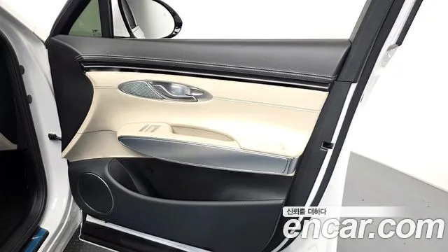 Genesis GV70 — Фото автомобиля 13
