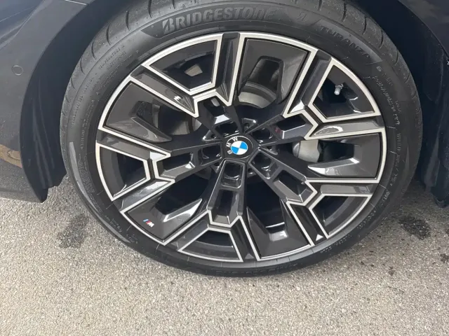 BMW 5 Series — Фото автомобиля 4