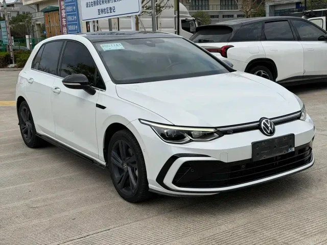 Volkswagen Golf — Фото автомобиля 2