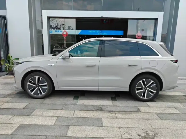 Li Auto L6 — Фото автомобиля 3