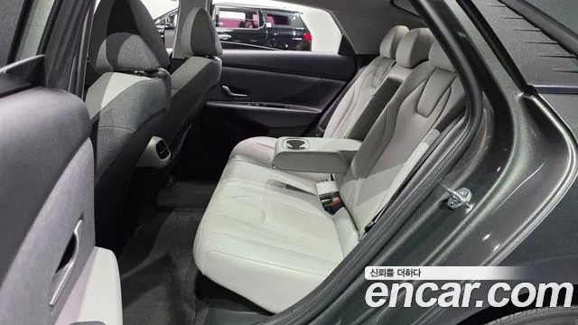 Hyundai AVANTE Inspiration — Фото автомобиля 11