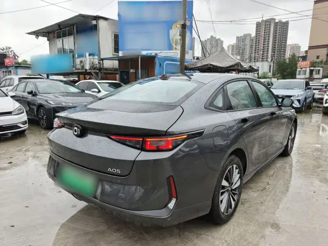 Changan Qiyuan A05 — Фото автомобиля 6