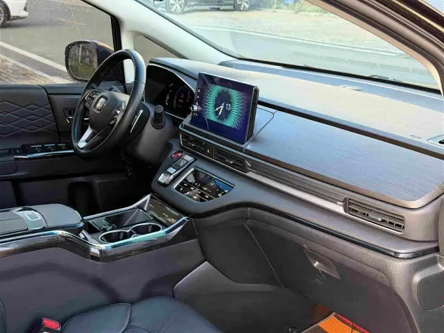 Honda Elysion — Фото автомобиля 12