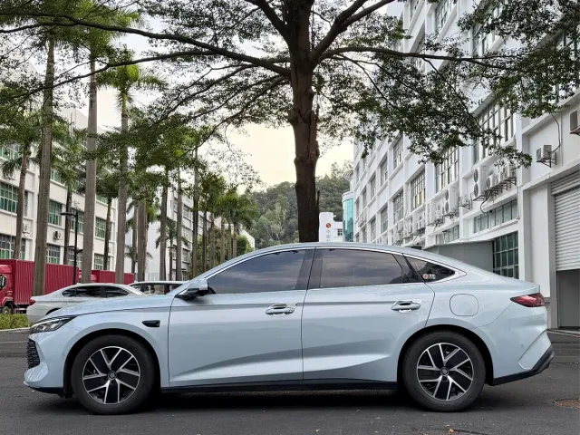BYD Qin L — Фото автомобиля 3