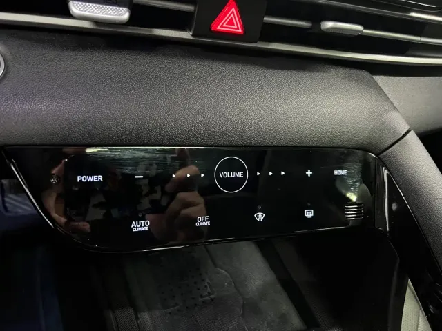 Hyundai Elantra 2022 1.5L CVT LUX Premium Edition — Фото автомобиля 14