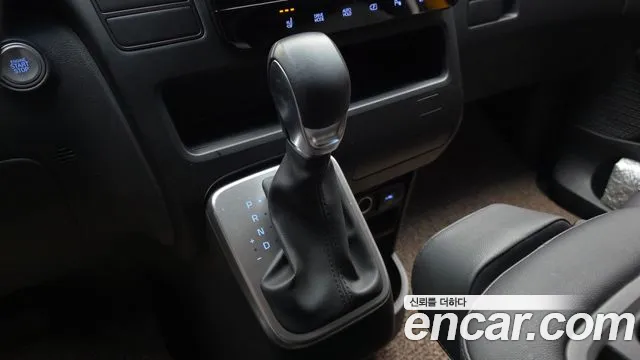 Hyundai Staria Staria L3.5 Школьный автобус — Фото автомобиля 9