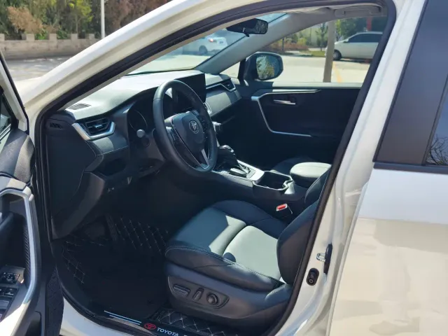 Toyota Wildlander — Фото автомобиля 14