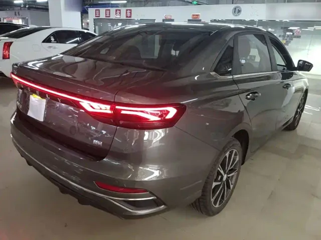 Geely Emgrand — Фото автомобиля 6