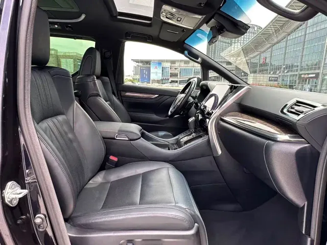 Toyota Vellfire — Фото автомобиля 14