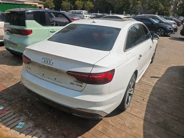 Audi A4L — Фото автомобиля 6