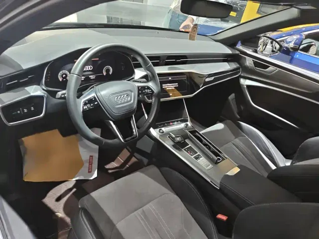 Audi A6L — Фото автомобиля 10