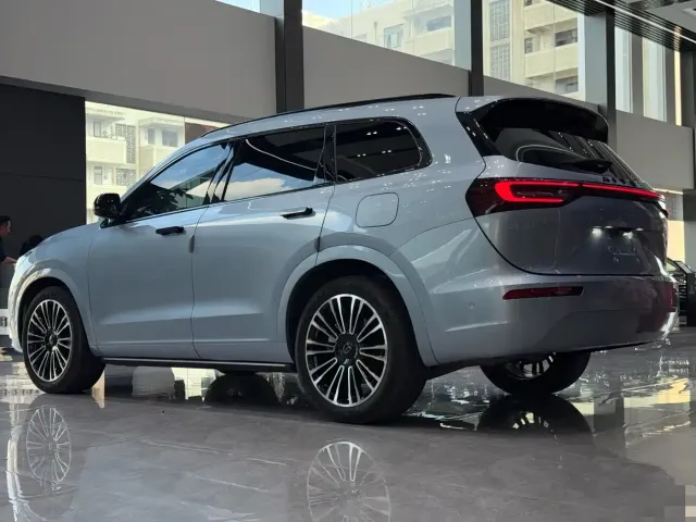 Aito M7 — Фото автомобиля 10
