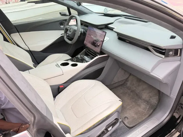 Lotus Eletre — Фото автомобиля 14