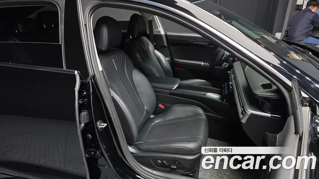 Hyundai Grandeur Grandeur (GN7) 2.5 Бензин 2WD — Фото автомобиля 10