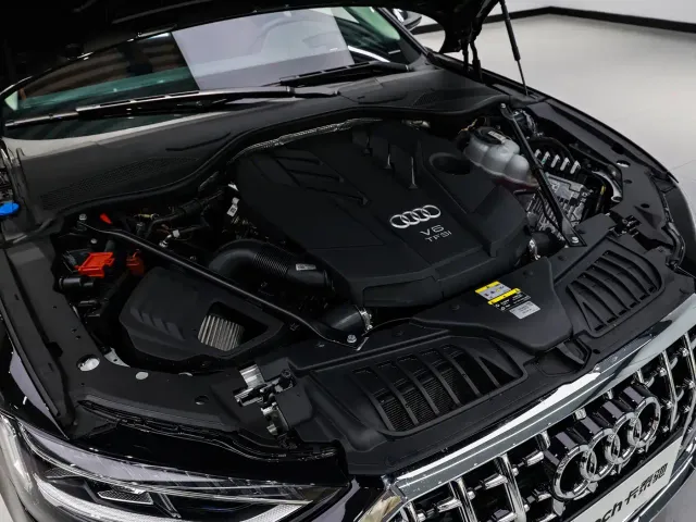 Audi A8 — Фото автомобиля 24