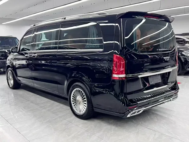 Mercedes-Benz Vito 2021 2.0T Elite 7-Seater — Фото автомобиля 4
