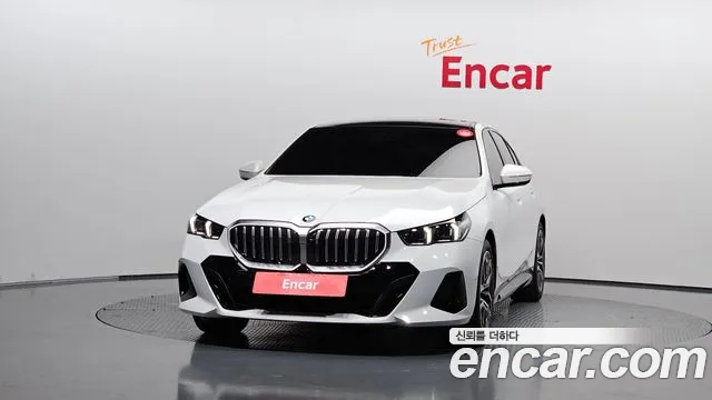 BMW 5 Series — Фото автомобиля 3
