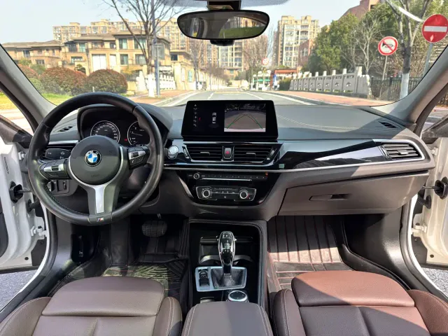 BMW 1 Series — Фото автомобиля 12