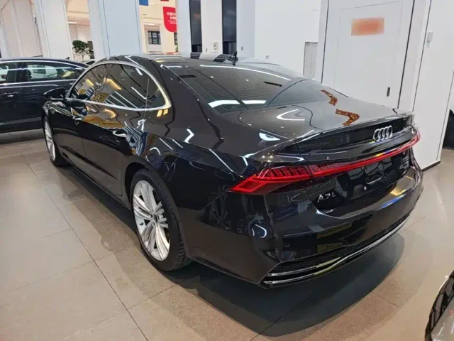 Audi A7L — Фото автомобиля 4
