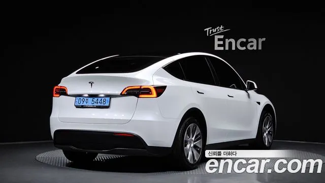 Tesla Model Y — Фото автомобиля 2