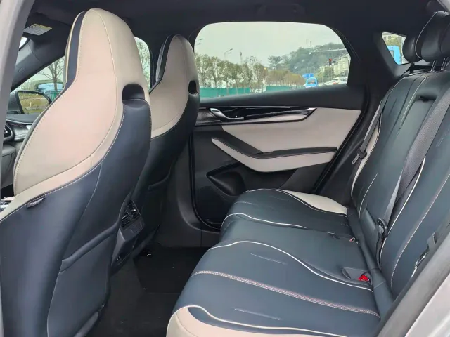 BYD Qin PLUS — Фото автомобиля 9