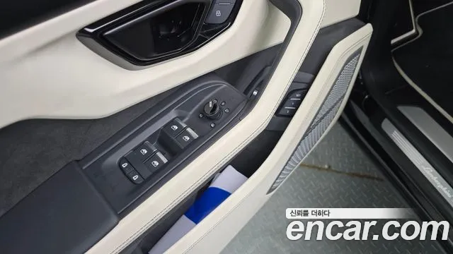 Lamborghini Urus — Фото автомобиля 24