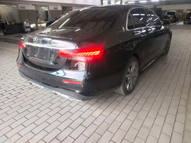 Mercedes-Benz E-Class — Фото автомобиля 8