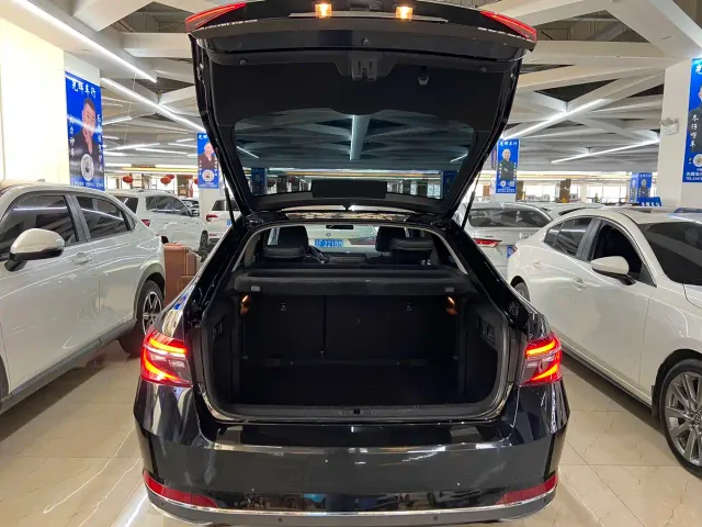 Skoda Superb — Фото автомобиля 11
