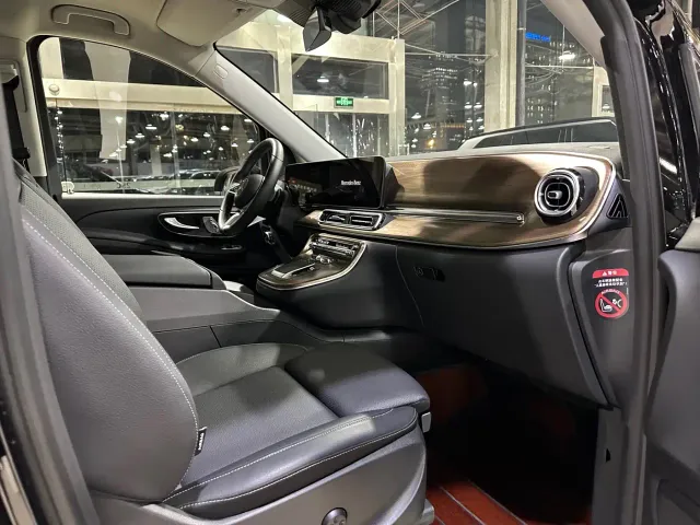 Mercedes-Benz V-Class — Фото автомобиля 9