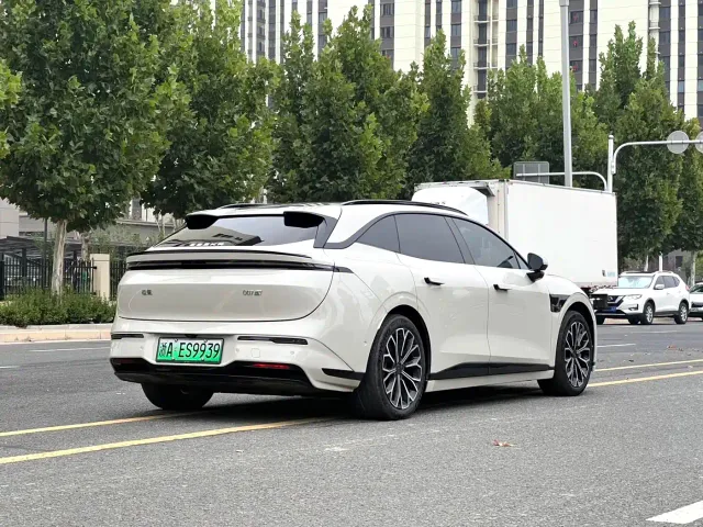 Zeekr 007 GT — Фото автомобиля 7