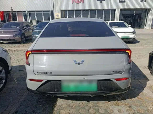 Wuling Starlight — Фото автомобиля 5