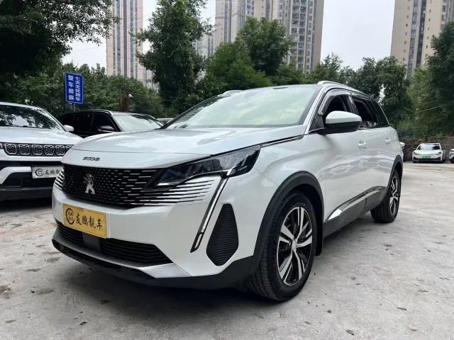 Фотография автомобиля — Peugeot 5008