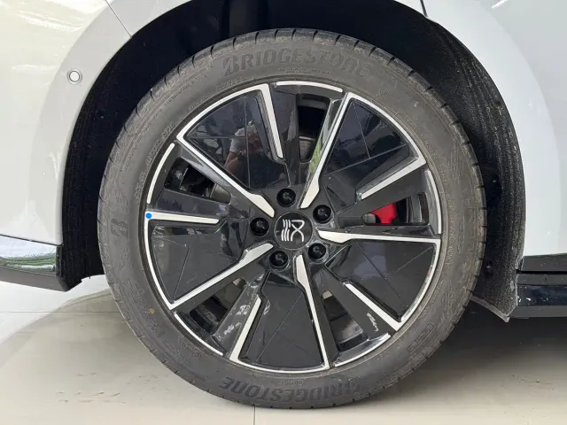 BYD Han L — Фото автомобиля 10