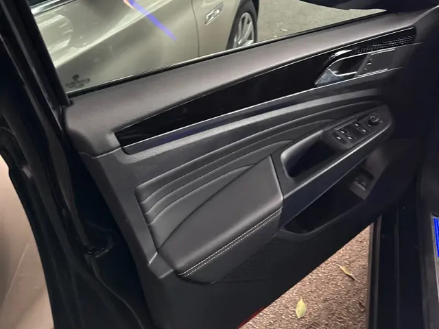 Volkswagen Passat — Фото автомобиля 7