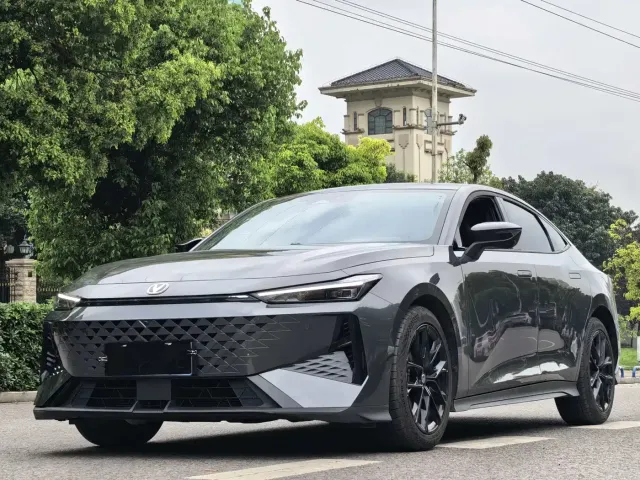 Фотография автомобиля — Changan UNI-V