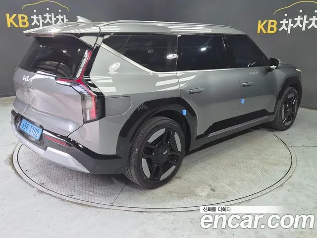Kia EV9 — Фото автомобиля 6