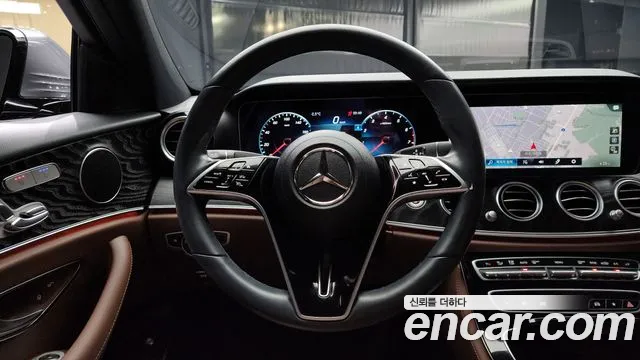 Mercedes-Benz E-Class — Фото автомобиля 13
