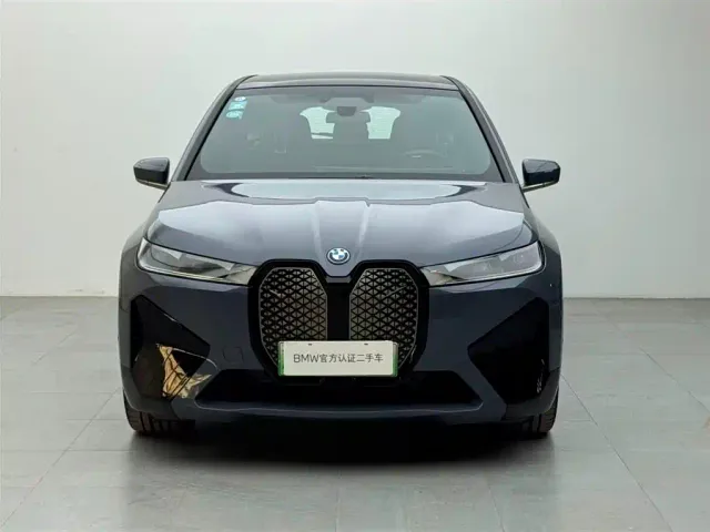 BMW iX M60 — Фото автомобиля 2