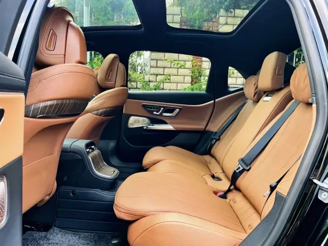 Mercedes-Benz E-Class — Фото автомобиля 6