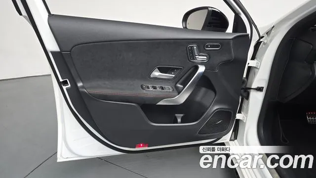 Mercedes-Benz A-Class — Фото автомобиля 26